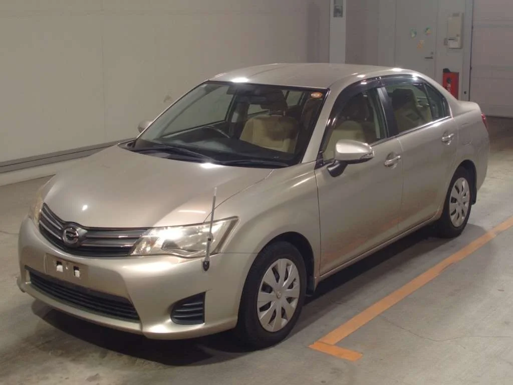 Toyota Corolla Axio 2013