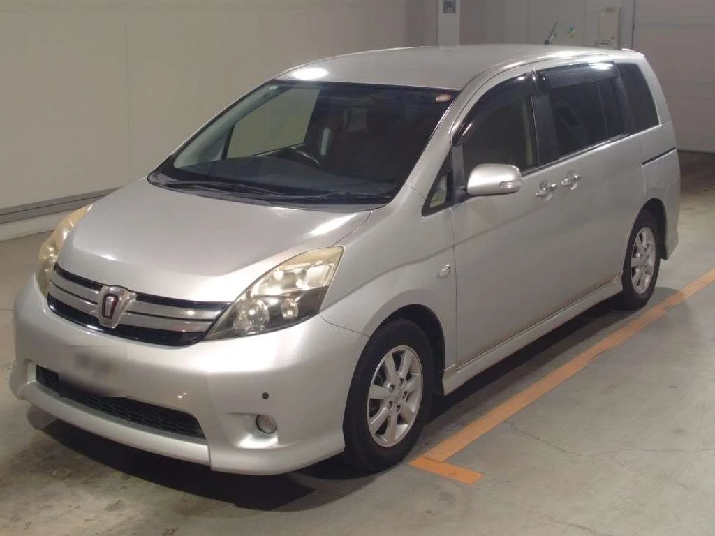 Toyota Isis 2012