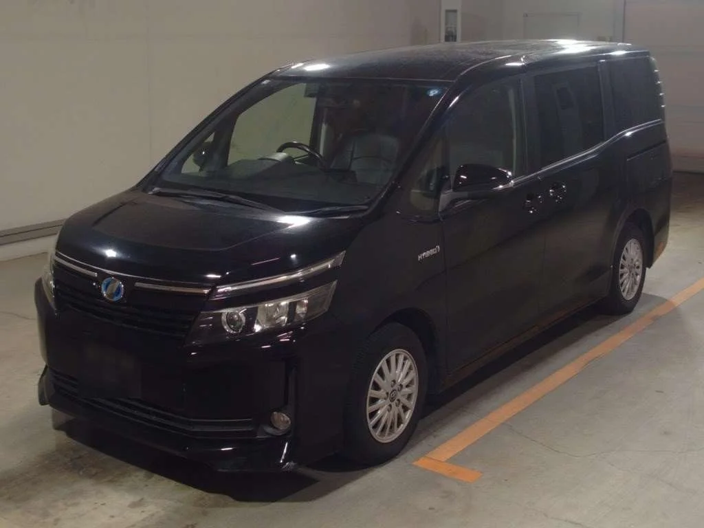 Toyota Voxy 2015