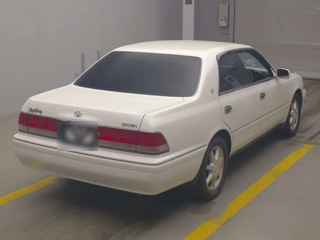 Toyota Crown  с аукциона в Японии