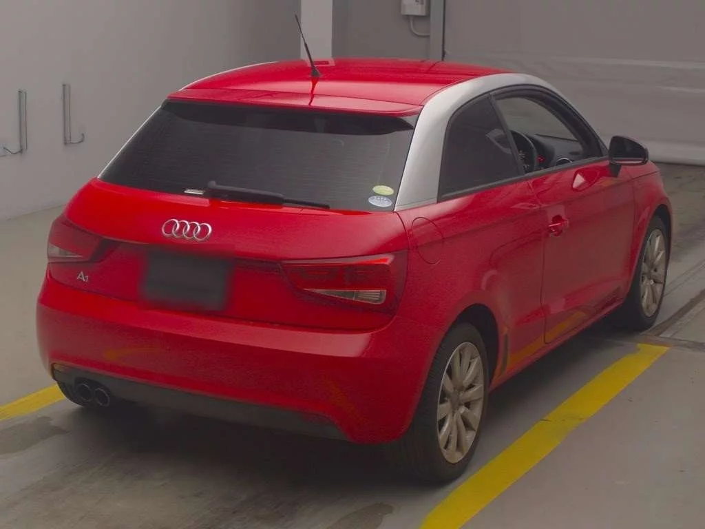 Audi A1  с аукциона в Японии