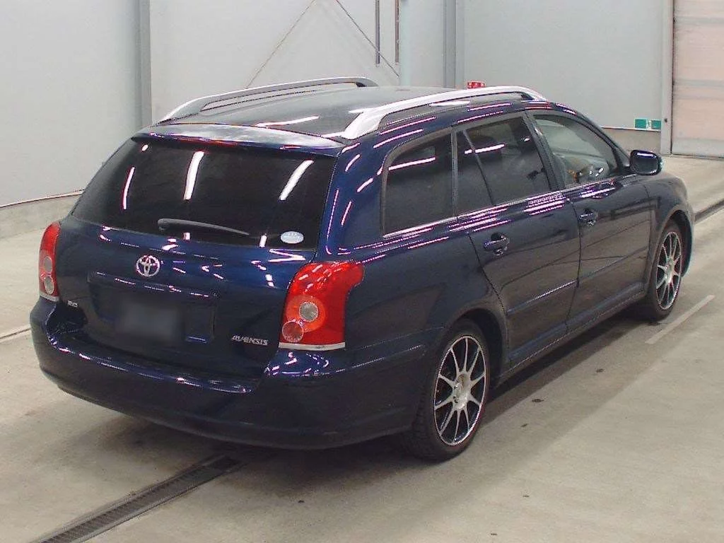 Toyota Avensis  с аукциона в Японии