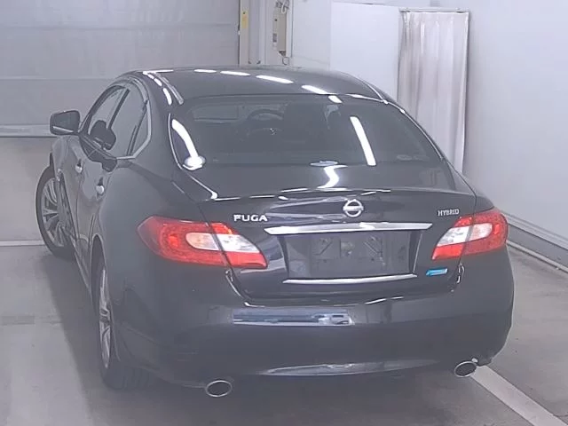 Nissan Fuga  с аукциона в Японии