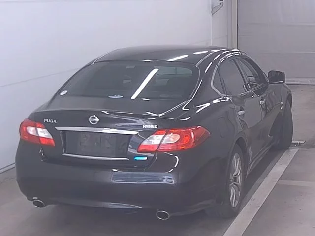 Nissan Fuga  с аукциона в Японии