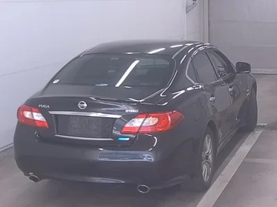 NISSAN FUGA