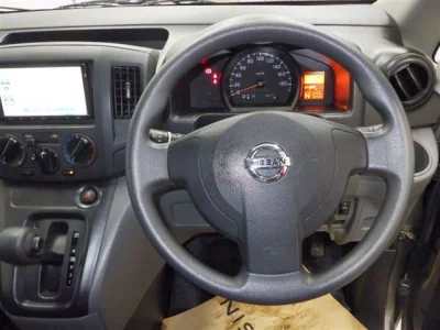 NISSAN NV200