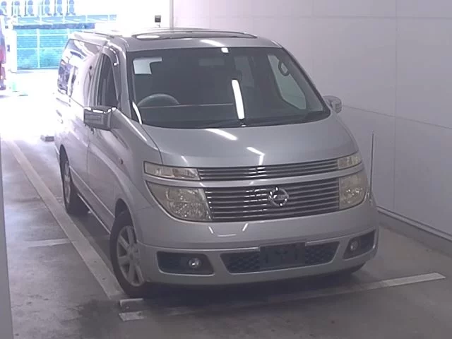 Nissan Elgrand 2003
