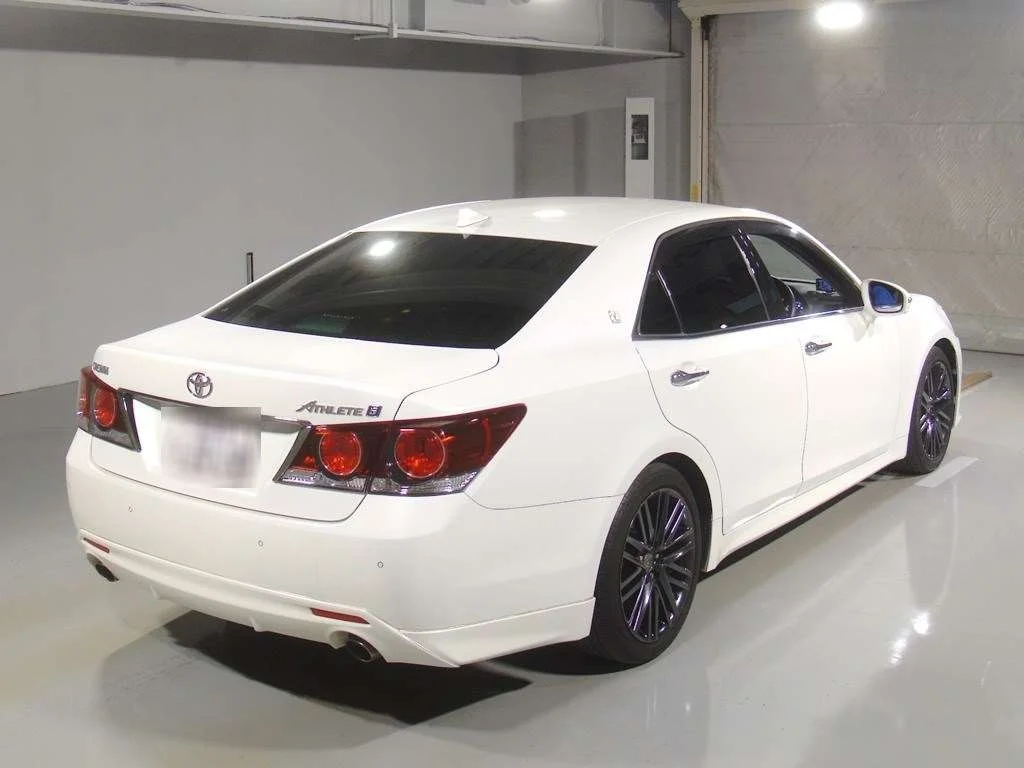 Toyota Crown  с аукциона в Японии