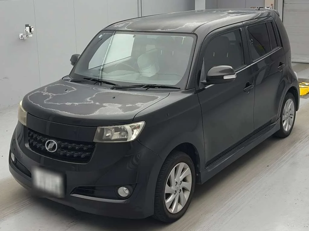 Toyota bB 2010