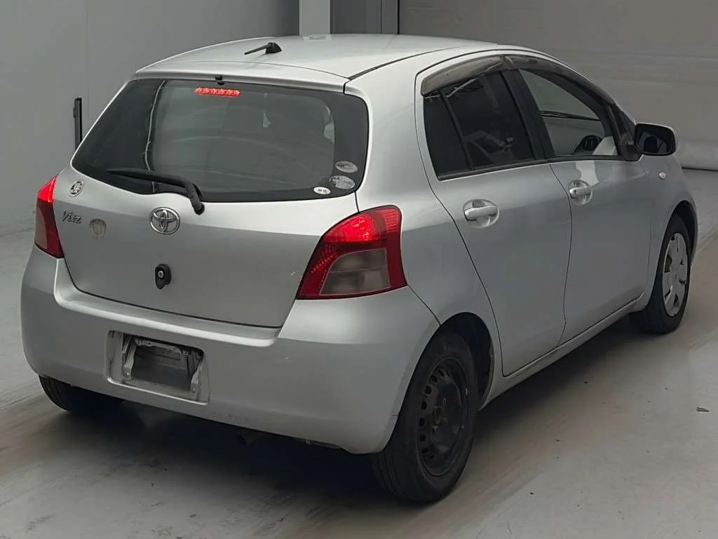 Toyota Vitz  с аукциона в Японии