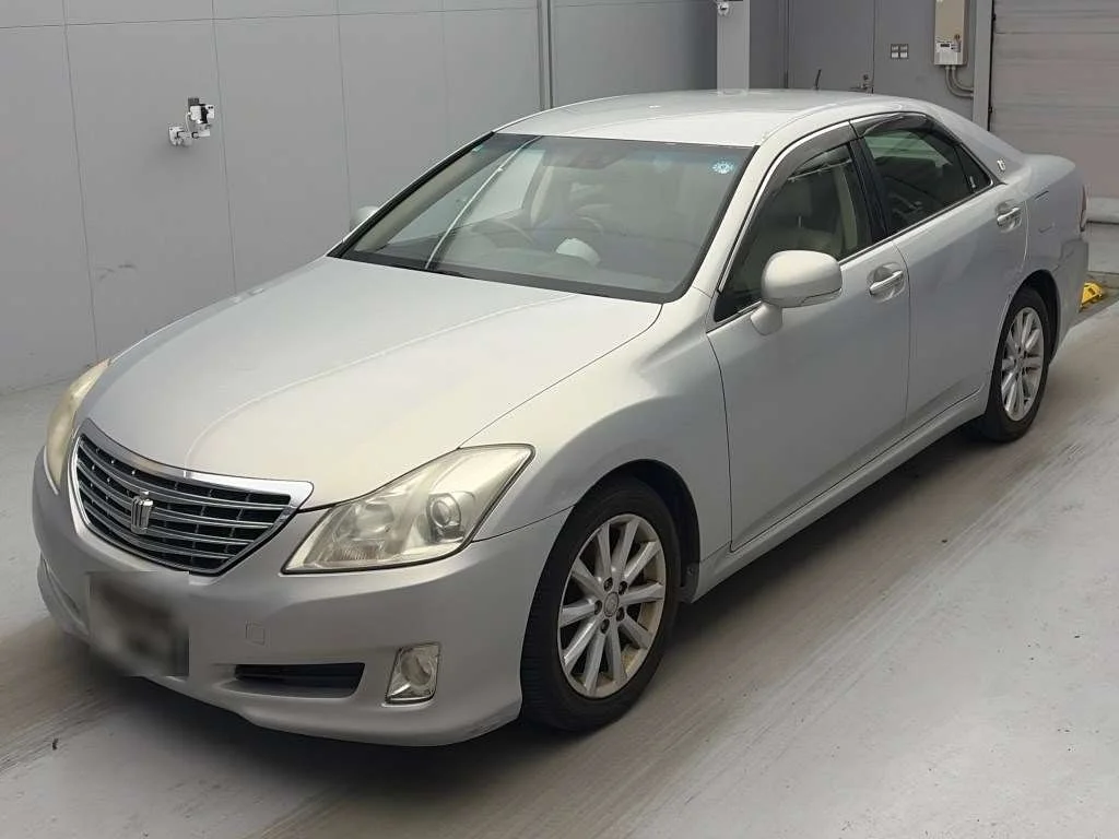 Toyota Crown  с аукциона в Японии