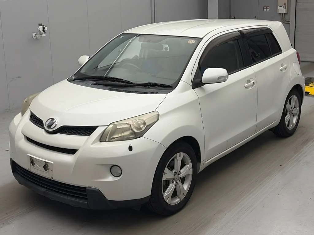 Toyota Ist 2010