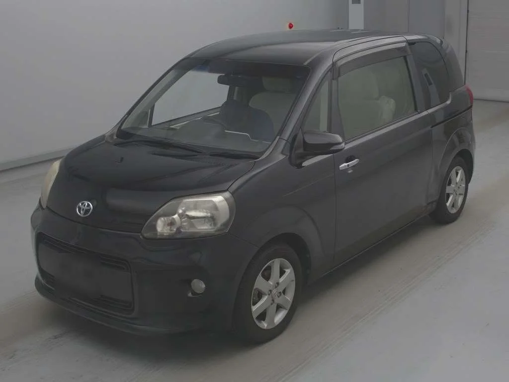 Toyota Porte 2012