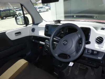 SUZUKI MRWAGON