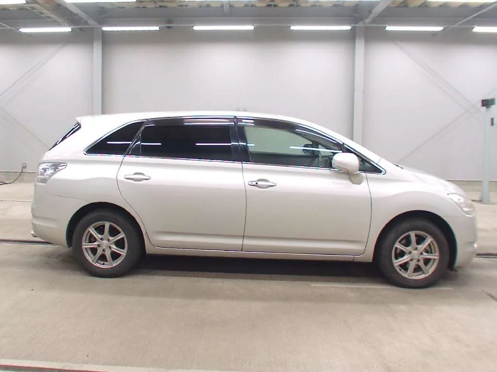 Toyota Mark X Zio  с аукциона в Японии