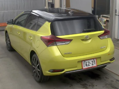 TOYOTA AURIS