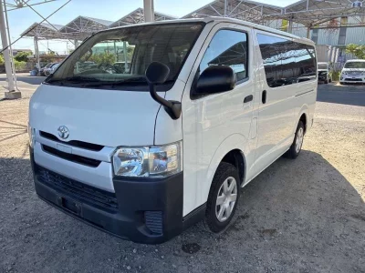 TOYOTA HIACE VAN