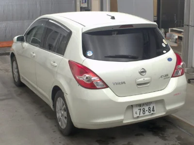 NISSAN TIIDA