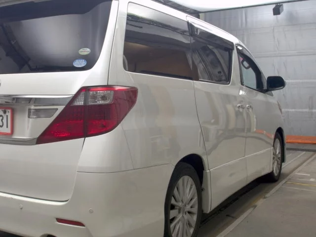 Toyota Alphard 2012