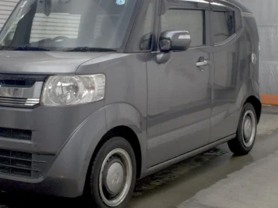 HONDA N BOX SLASH