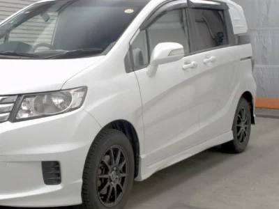 HONDA FREED SPIKE