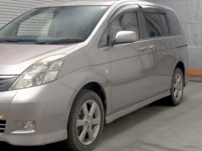 TOYOTA ISIS