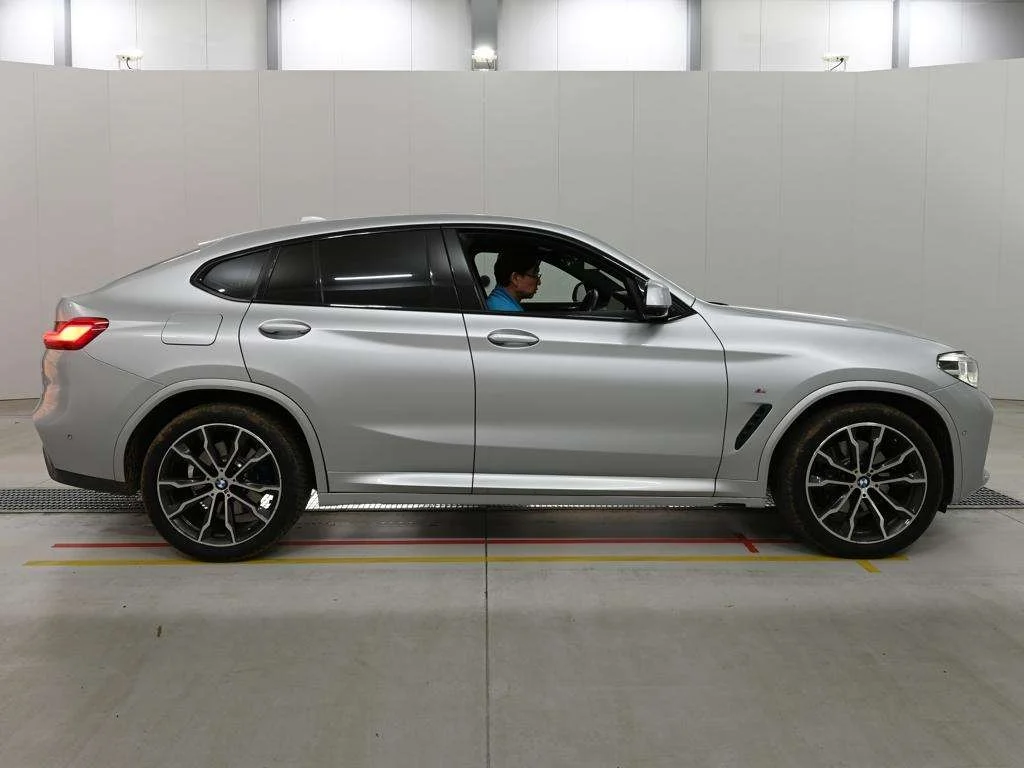 BMW X4  с аукциона в Японии