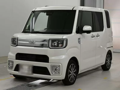 TOYOTA PIXIS MEGA