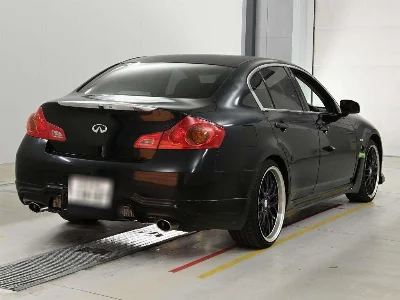 NISSAN SKYLINE
