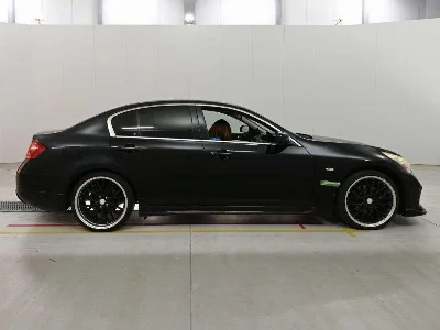 NISSAN SKYLINE