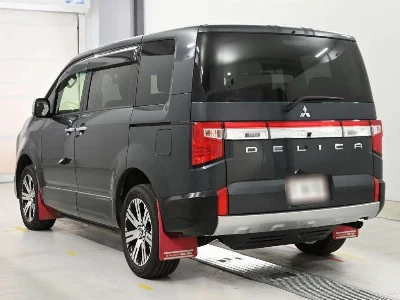MITSUBISHI DELICA D5