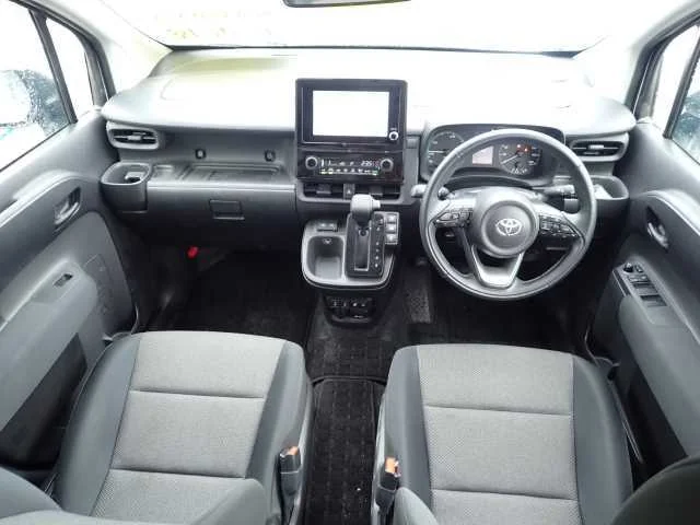 Toyota Sienta  с аукциона в Японии