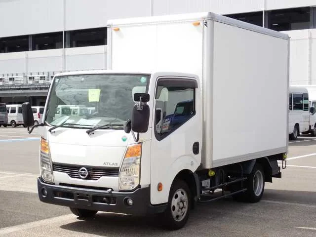 Nissan Atlas 2014