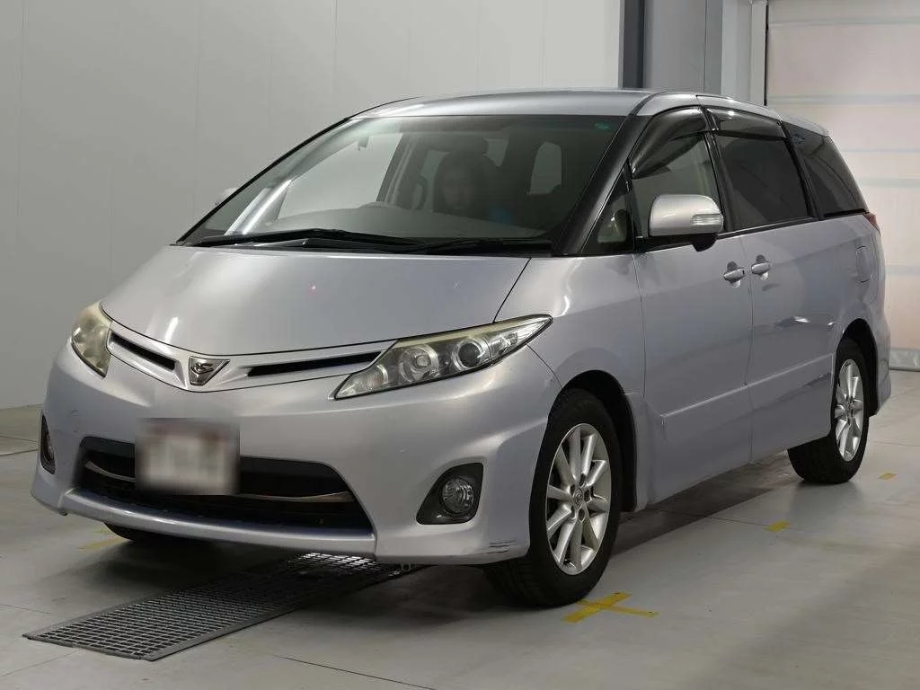 Toyota Estima 2011