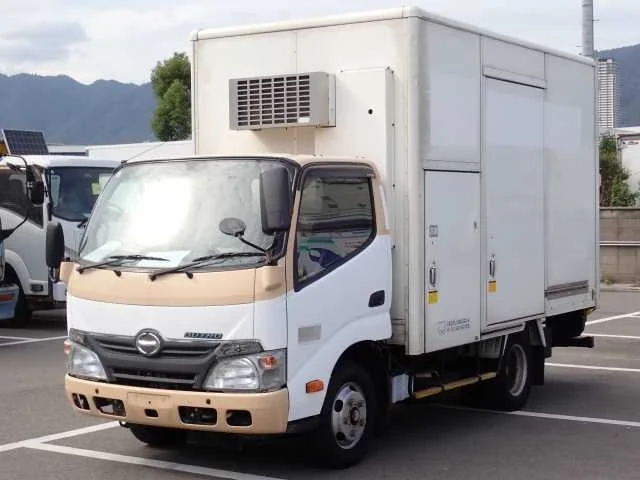 Hino Dutro  с аукциона в Японии