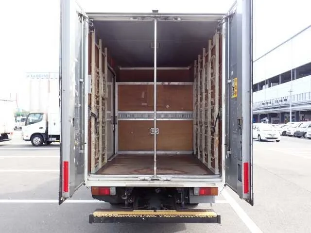 Hino Dutro  с аукциона в Японии
