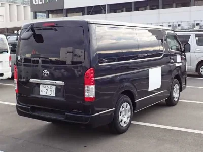 TOYOTA HIACE VAN