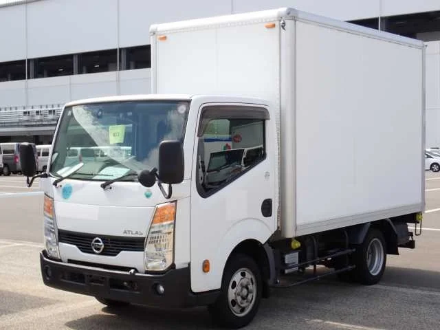 Nissan Atlas 2014