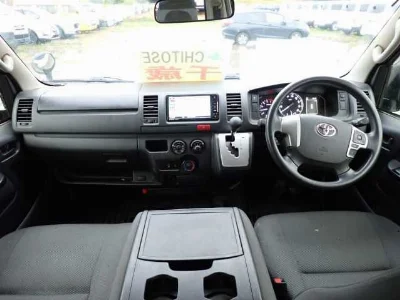 TOYOTA HIACE VAN