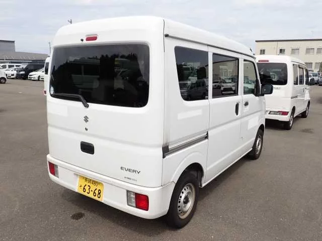 Suzuki Every 2022