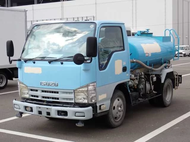 Isuzu Elf 2010