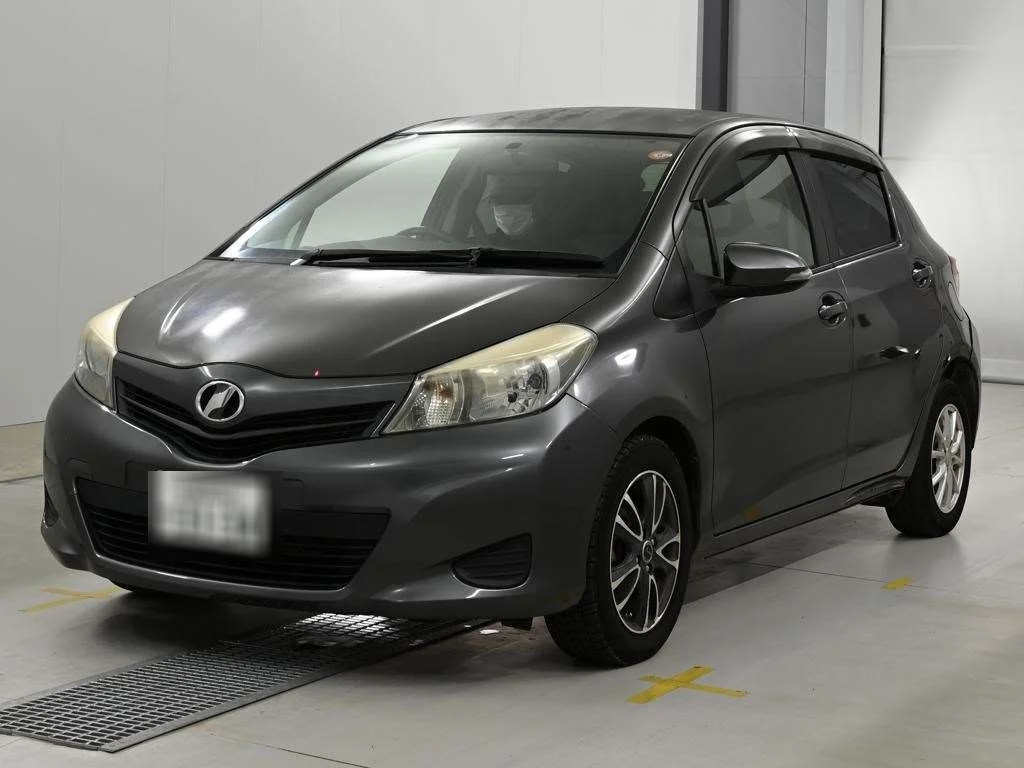 Toyota Vitz 2014