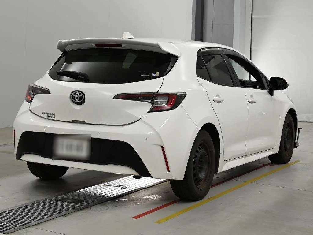 Toyota Corolla Sport  с аукциона в Японии