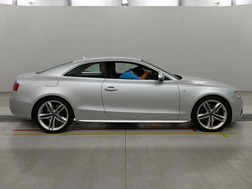 Audi S5  с аукциона в Японии