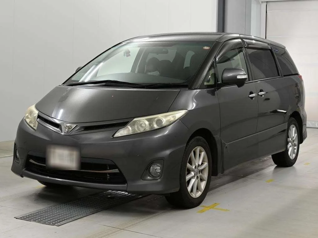 Toyota Estima 2011