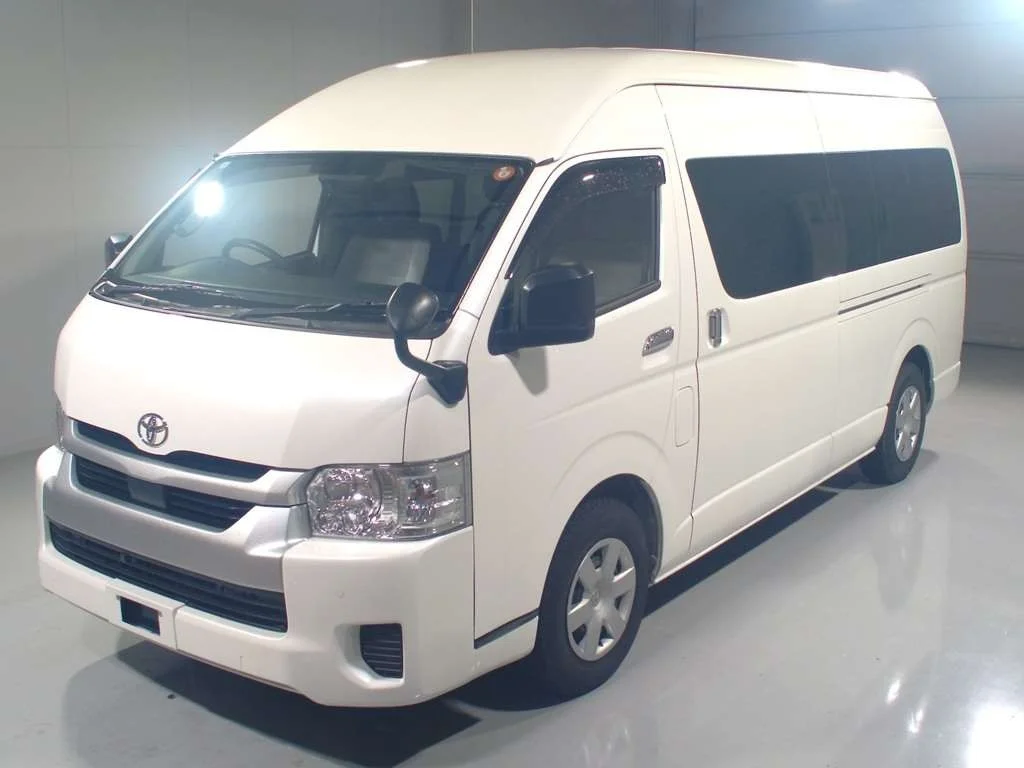 Toyota HiAce 2025