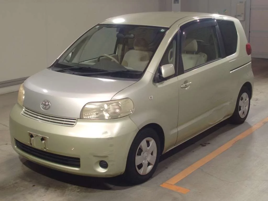 Toyota Porte 2009