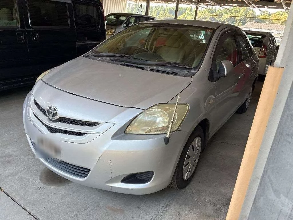 Toyota Belta 2006