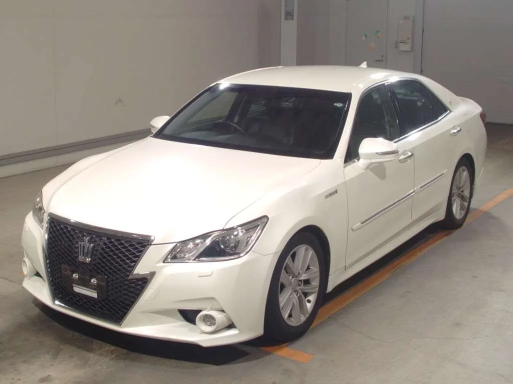 Toyota Crown 2015