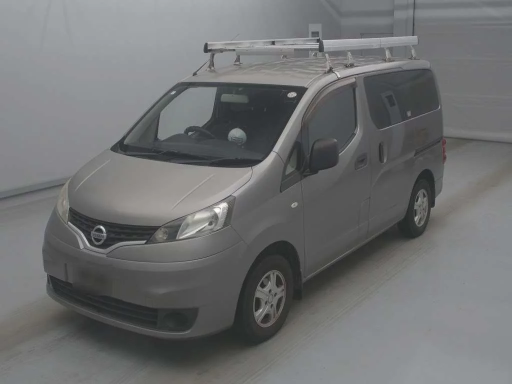 Nissan NV200 2011